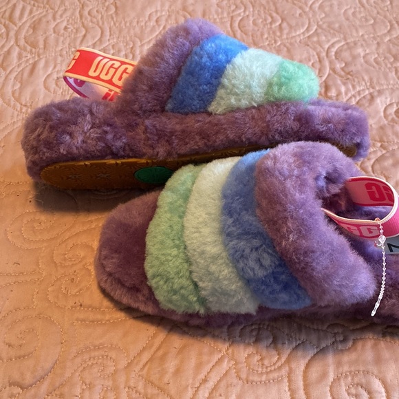 UGG Slippers - Picture 2 of 8